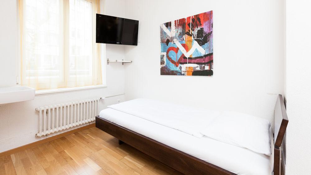 Swiss Star Guesthouse Oerlikon - Contactless Self Check-In Zurique Exterior foto