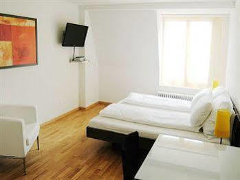 Swiss Star Guesthouse Oerlikon - Contactless Self Check-In Zurique Exterior foto